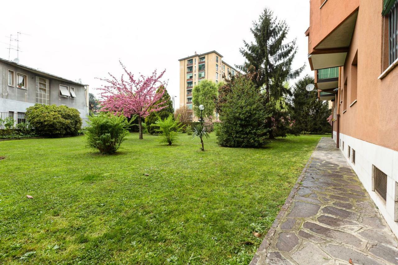 Renewed Balcony Flat With Garden Apartment Milan